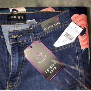 FASHION NOVA JEANS